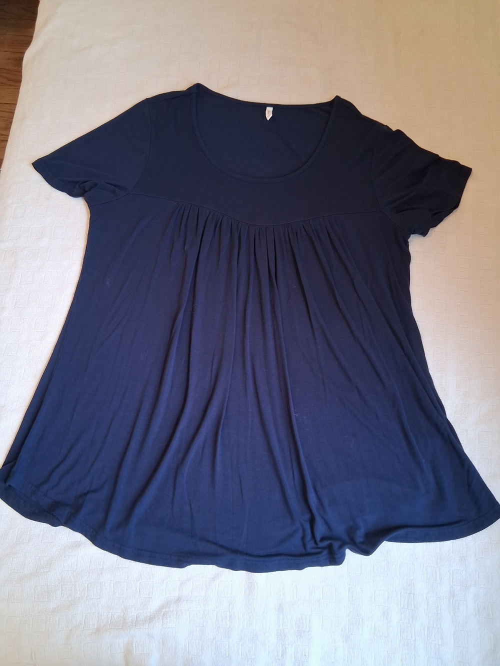 Women's Navy Scoop Neck Short Sleeve Gathered Front Top